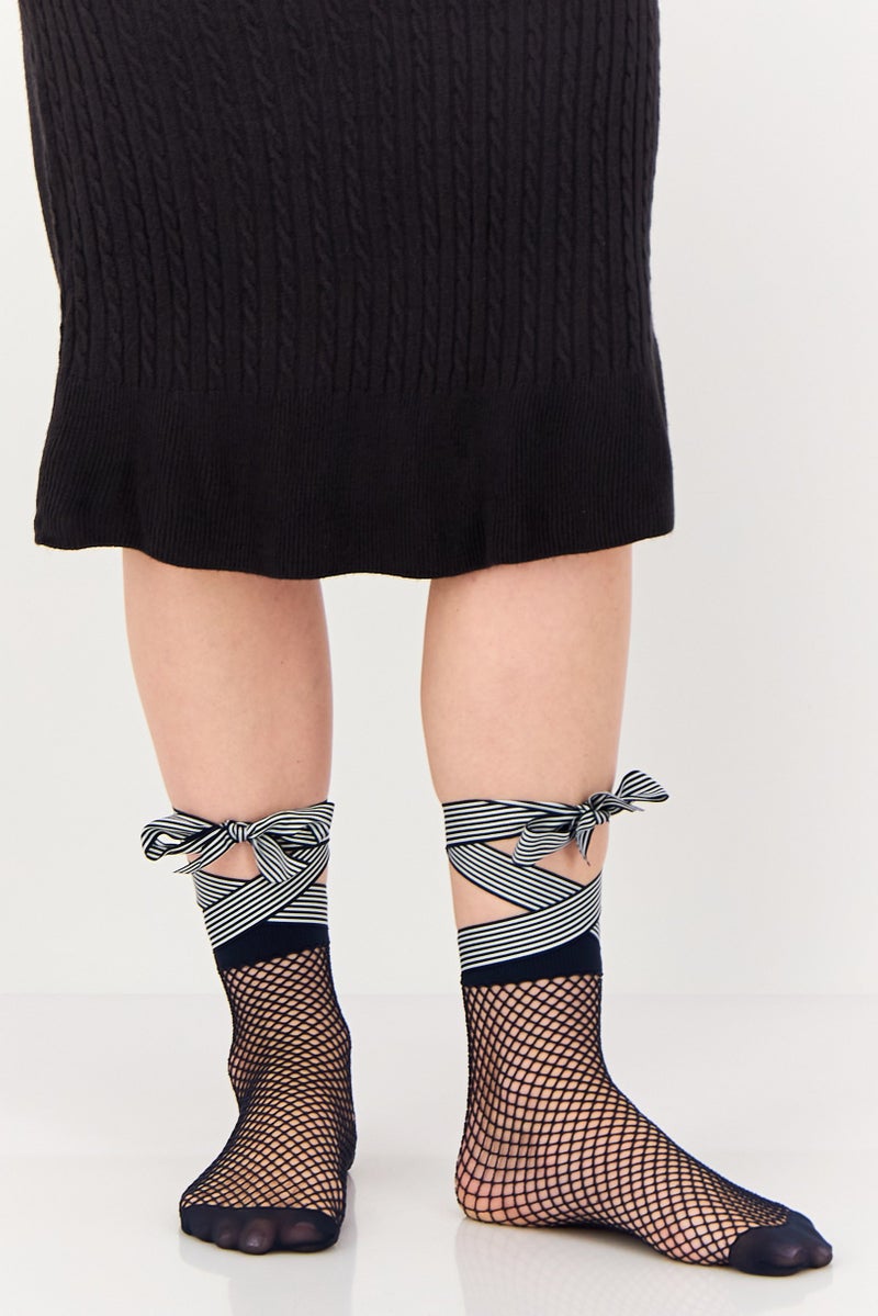 Asos Design Women 1 Pair Fishnet Stripe Bow Strap Ankle Socks, Navy - Image 1